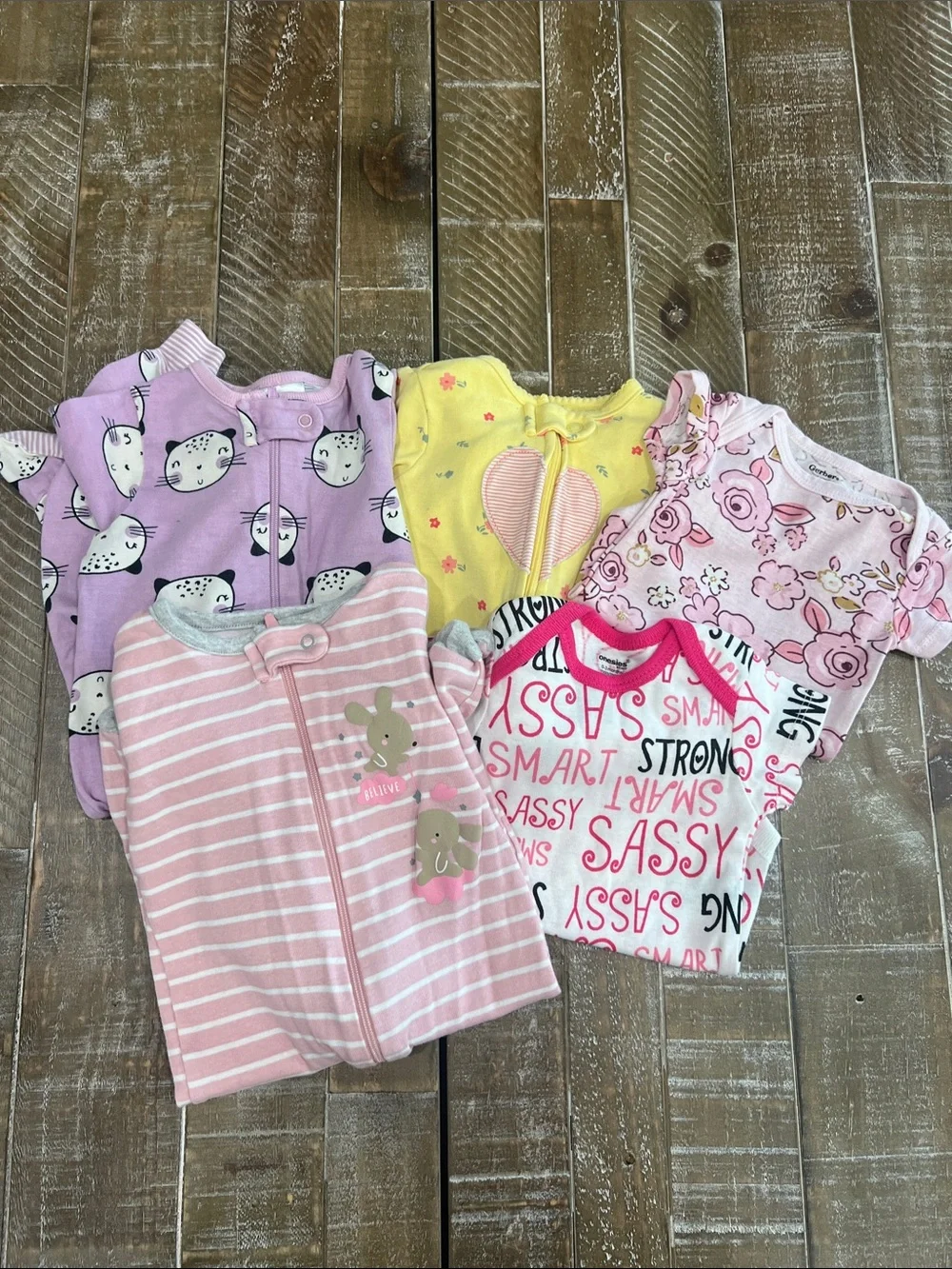 5 piece sleeper/onesie lot